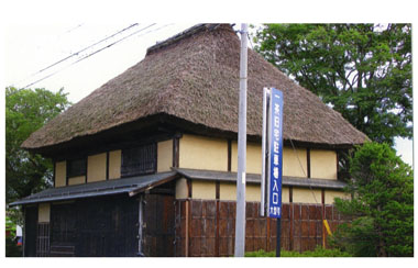 JR黒姫駅近くにある小林一茶の旧家。