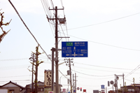 湯野浜温泉の宿を出発し、まずは鶴岡市街を目指す。このあたりの国道112号線は加茂街道というらしい。