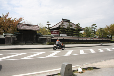鶴岡の中心地は歴史的由緒ある建築物