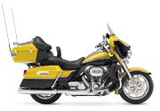 CVO Familyは全4モデル。<br />FLHTCUSE7 CVO Ultra Classic Electra Glide 4,280,000円。オリジナルカスタムペイント、デュアルコントロールヒーテッドシート、チゼルクロームローター、8GB iPOD nano＆インターフェイス、接続ドック、ホルダー等を装備。