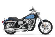 DYNA Familyは全6モデル。<br />こちらはFXDL Low Rider。1,958,000円。ツートーンカラーは1,989,000円。