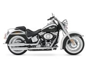 FLSTN Softail Delux。2,240,000円。ツートーンカラーは2,271,000円。