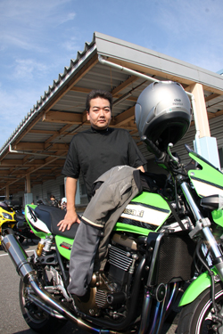 鉄馬さん①ZRX1200R②初めてです。③とにかくカワサキコーヒーブレークミーティングに一度来てみたかった！④大阪府