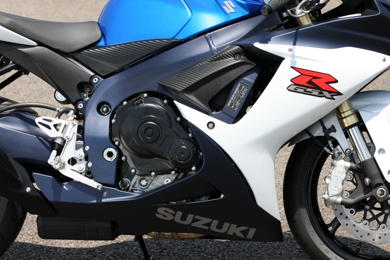 GSX-R600 ヒールガード 左右 01H スズキ 純正  バイク 部品 GN7DA GSX-R750 曲がり無し 品薄 希少品 車検 Genuine:22322524