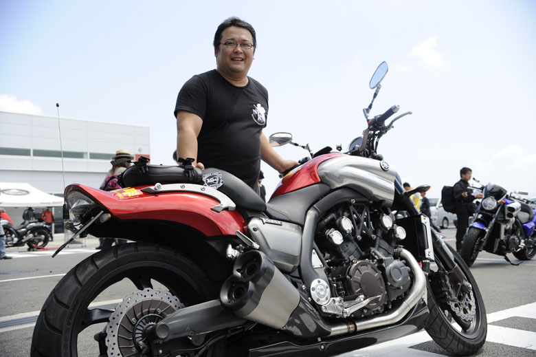 ポスターフレーム VMAX1700 アンダーカウル FRP 黒 | www.gerken.fr