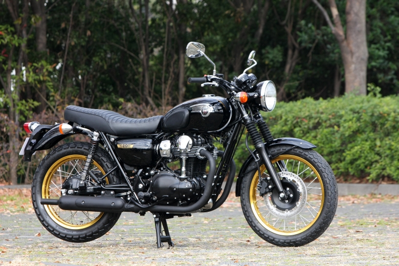 KAWASAKI 2011 NewModel W800 Midashi1