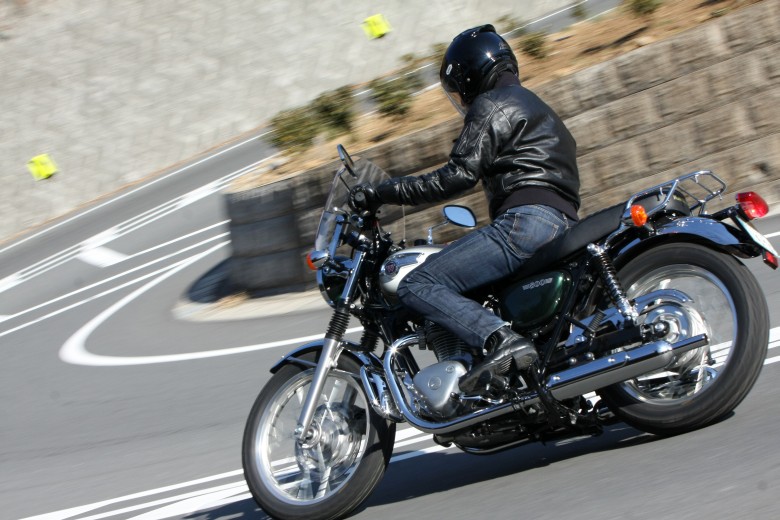 KAWASAKI 2011 NewModel W800 Midashi1