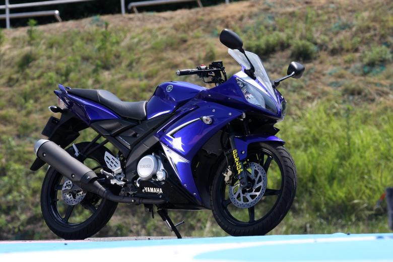 YAMAHA YZF-R15で走りを楽しむ！