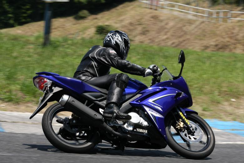 YAMAHA YZF-R15で走りを楽しむ！