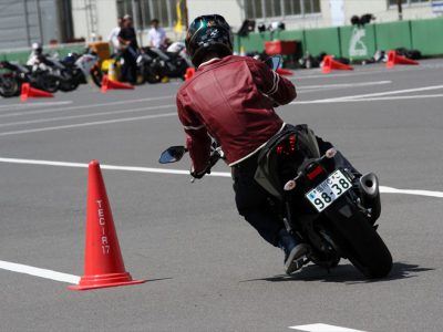 バイアスか、ラジアルか。ツーリングなのか、サーキットなのか。『250ユーザーは幸せ者だ！』