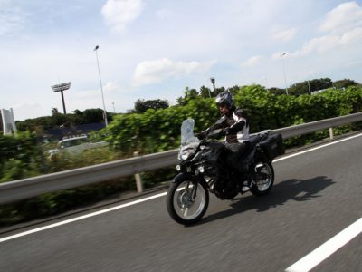 KAWASAKI VERSYS-X 250 TOURER 試乗 『街乗りならZ250SL スポーツランならNinja250 そして長距離を走るならヴェルシスだ、という カワサキの適材適所戦略』