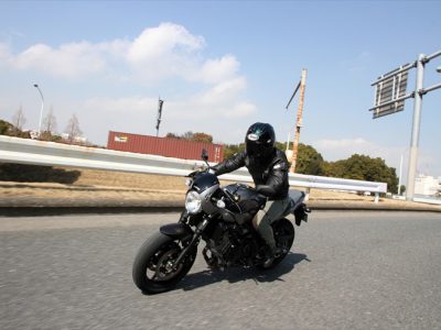 SUZUKI SV650X ABS 試乗 『カフェカウルを付ければ“ネオレトロ”の出来上がり！ ていうほど簡単な話じゃない。乗り味は元のモデル次第』