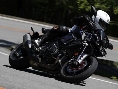 YAMAHA MT-10 イカツいルックスと走り 穏やかな優しさを持つ ２面性あるモンスター