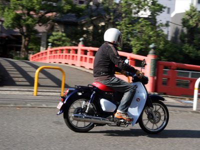 Honda Super Cub C125 スーパーカブのようでスーパーカブでない!?