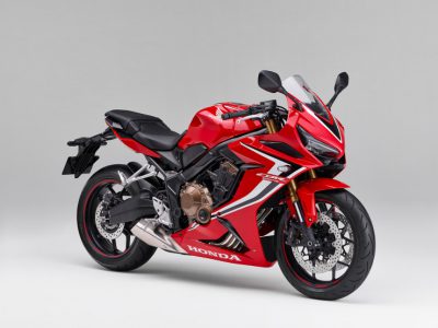 CBR650Fがモデルチェンジして「CBR650R」へとよりスポーツ性を高めた「R」へと発展