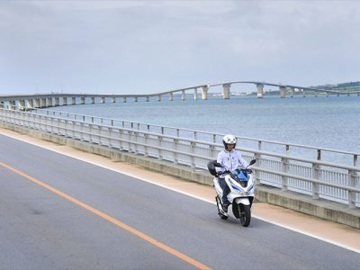 宮古島で電動二輪体験！ ホンダ PCXエレクトリックで 南の島を走ろう!! 宮古カレン×HONDA PCX ELECTRIC