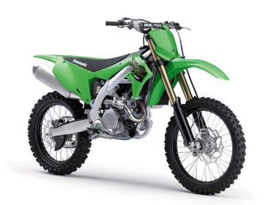 昨年大幅モデルチェンジで戦力アップのKX450がカラー変更で2020年モデルに