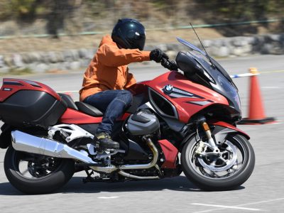 BMW R1250 RT試乗『変わったけれど、変わってない』。