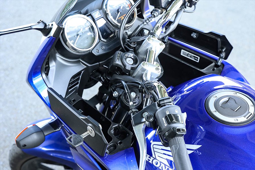 CB400 SUPER BOL D'OR 今や唯一の4気筒400cc SRを超える