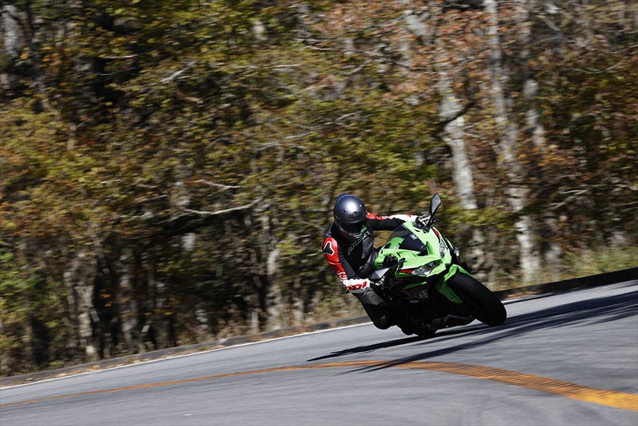 Kawasaki ZX-25R ザ・エクスタシー オブ 4気筒。 あの精密感