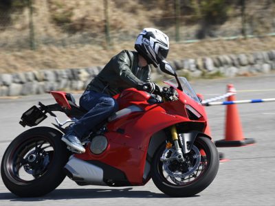 外国車試乗祭 ── Vol.3 Ducati Panigale V4 S 『鳥かごにハヤブサ』